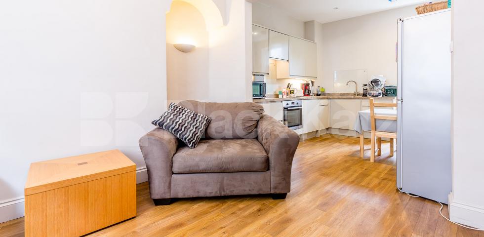 			LUXURY 3 BED 2 BATH HOUSE !!!, 3 Bedroom, 1 bath, 1 reception House			 Goldington Street, KINGS CROSS / CAMDEN